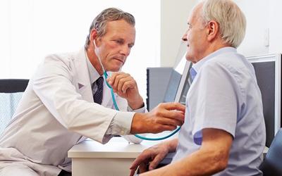 Rapporti tra attività clinica e ricerca scientifica. Riflessioni in ambito geriatrico